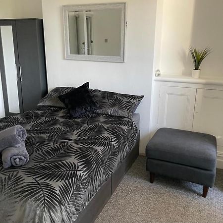 Tiye Estates Short Stay Stoke-on-Trent Exterior foto